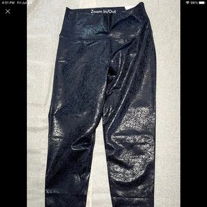 Woman’s leggings. Small